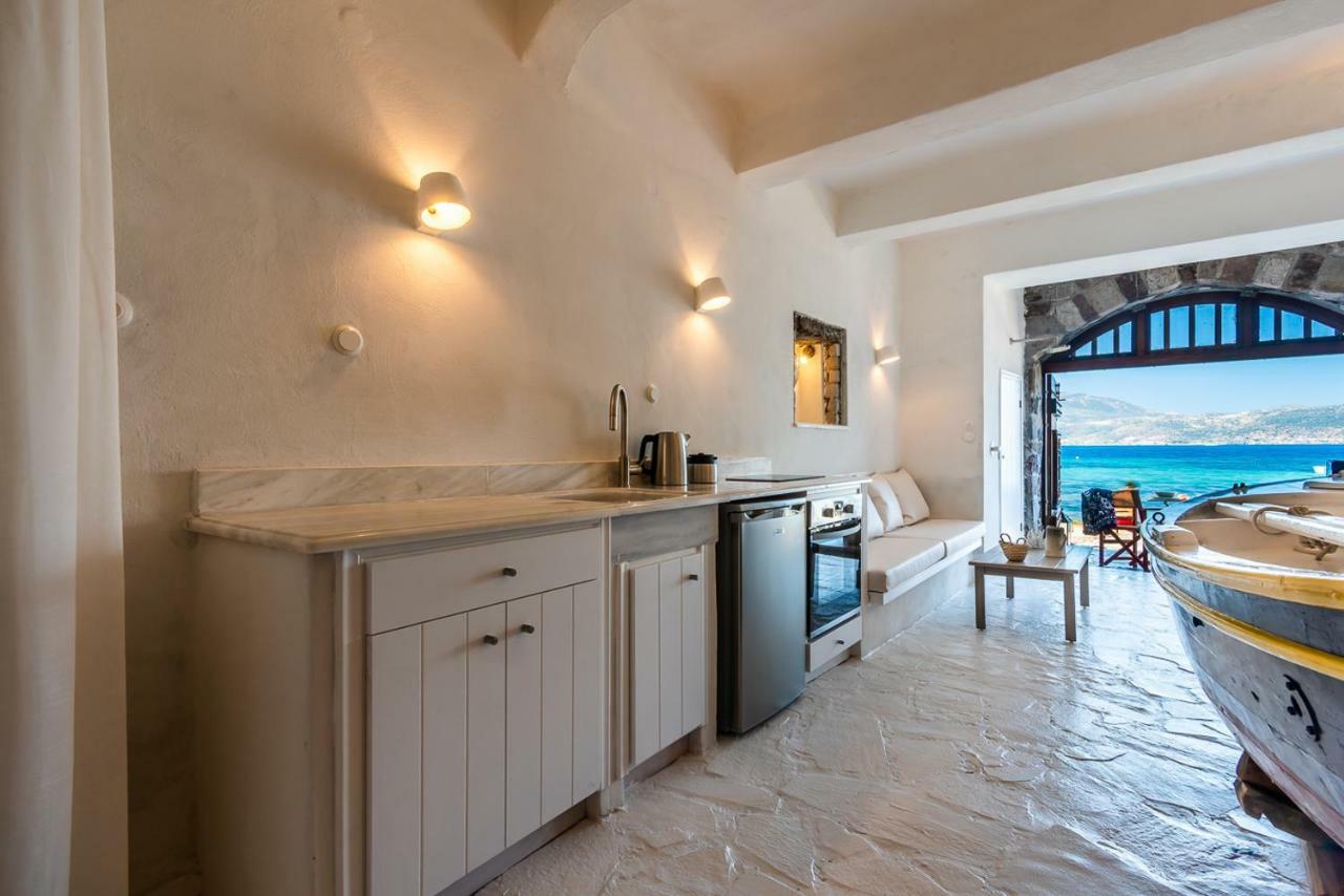 Neosikos Amazing Beach House In Milos Island Klima (Milos) Exterior foto